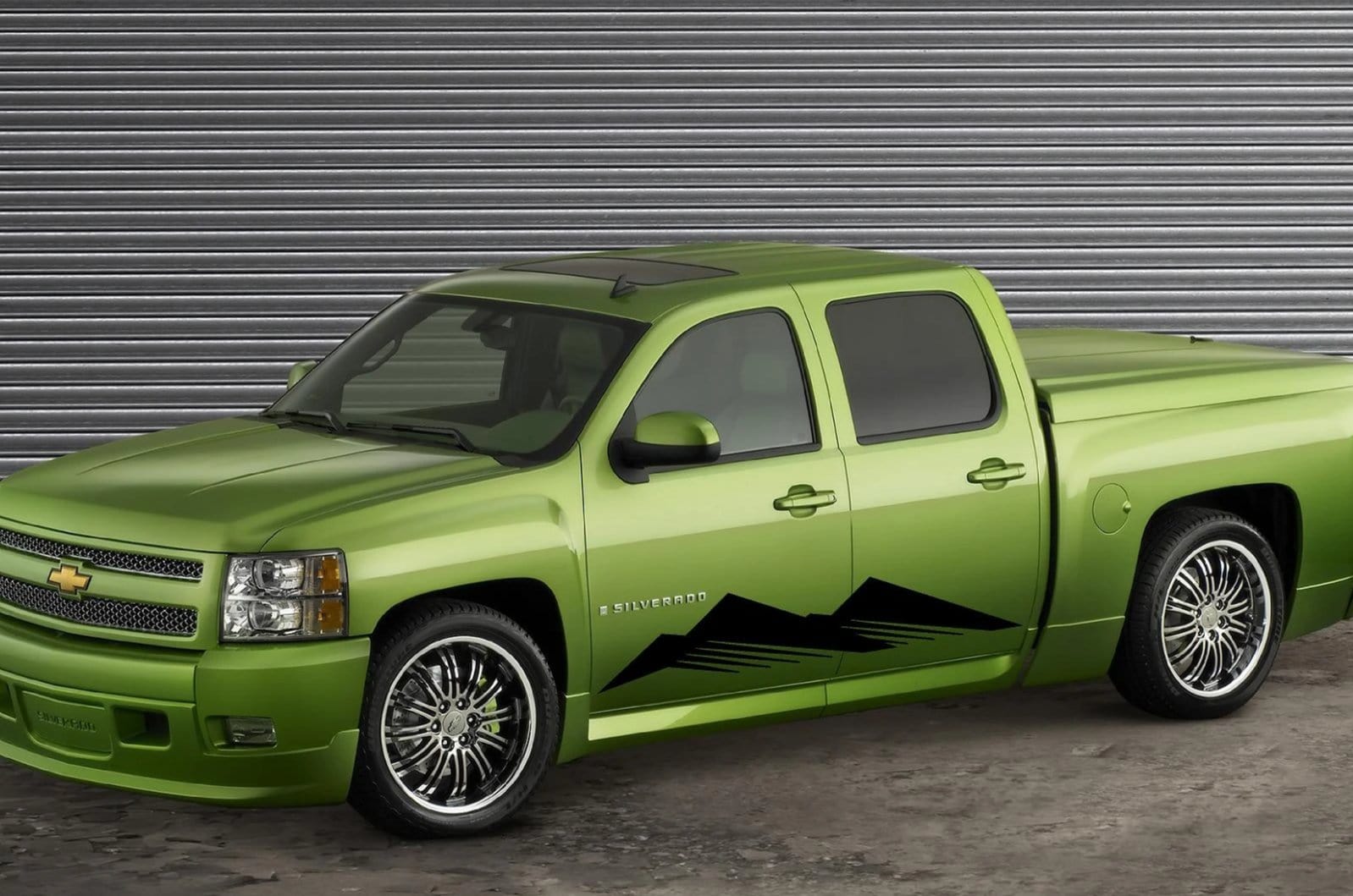 Mountain silhouette vinyl cut decal on Chevy pickup