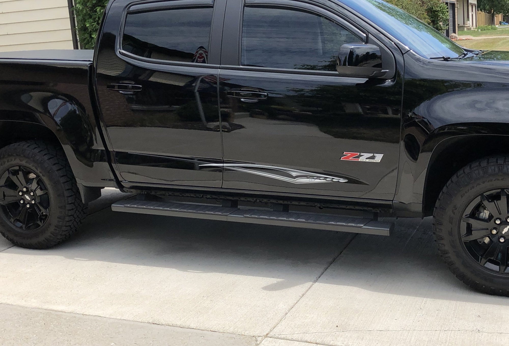 silver decal stripes on black z71 pickup