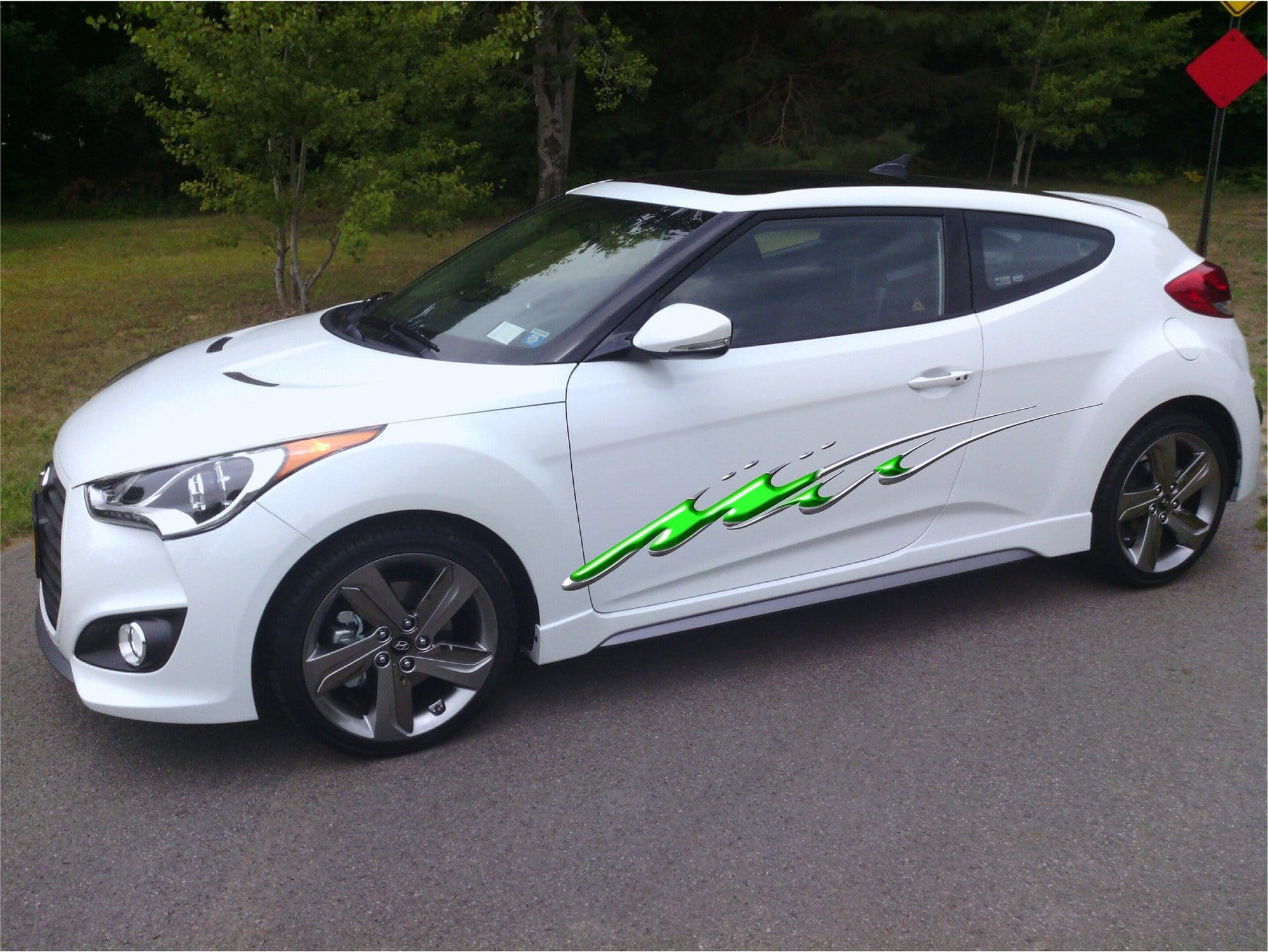 gold vinyl 3d Stripe decal on black dodge ram truck