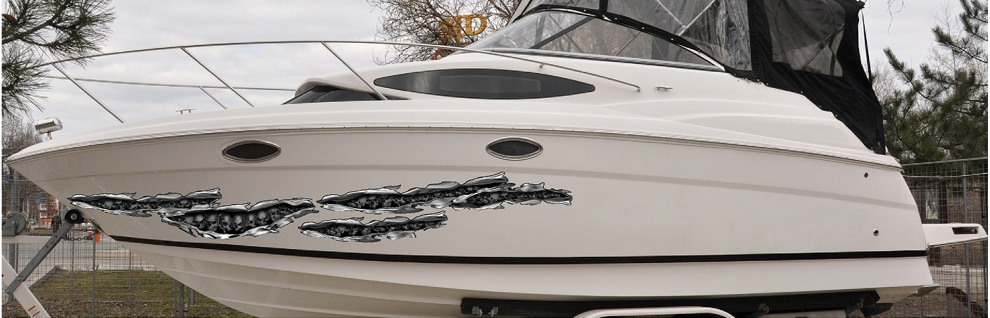 Skulls rip vinyl decals on speed boat