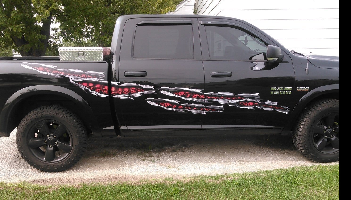 skulls tears vinyl decals on ford f140 truck